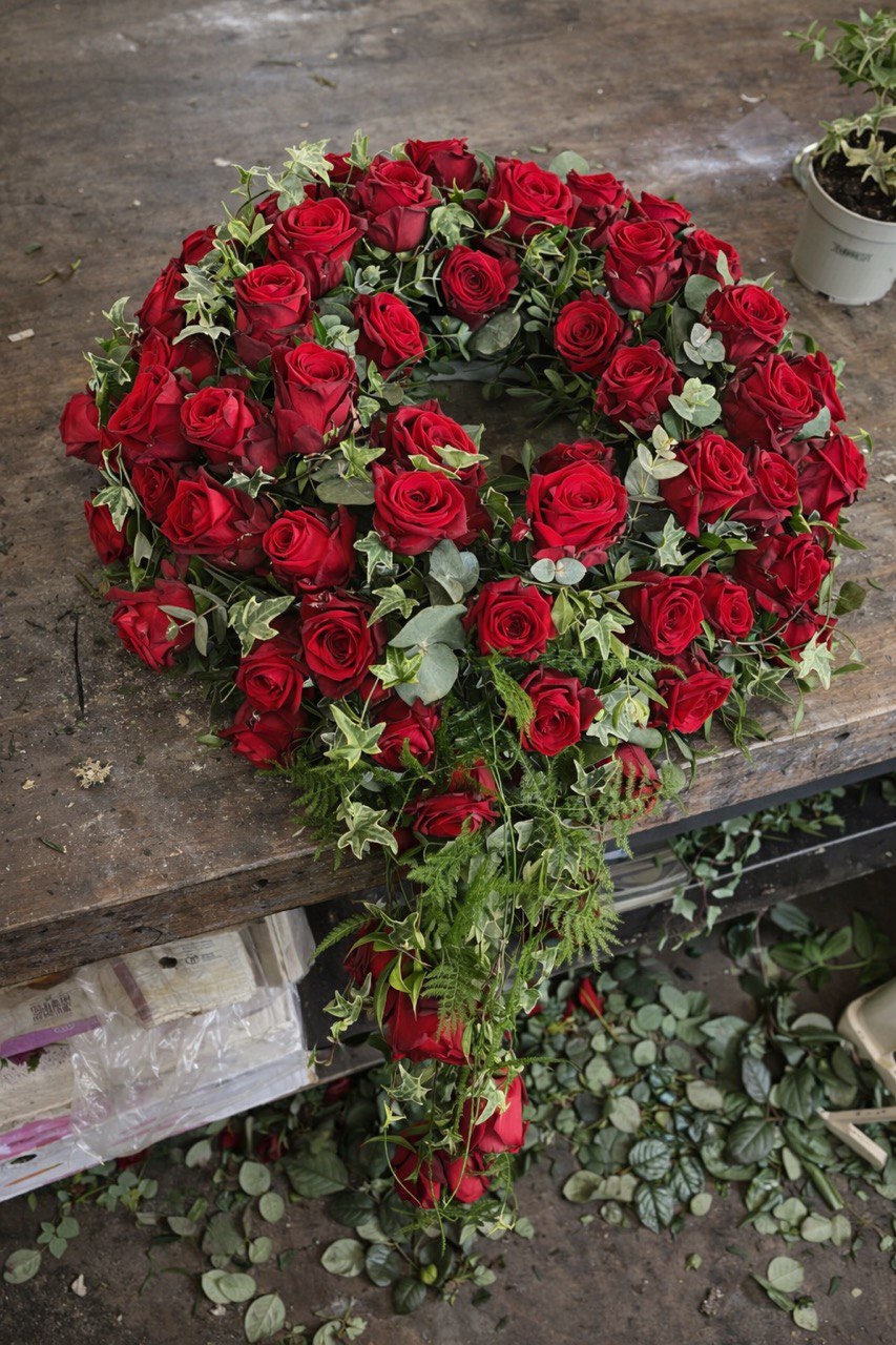 Trauerkranz mit roten Rosen – Blumental Wuppertal